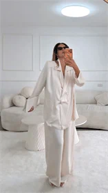 חליפה קים שמנת