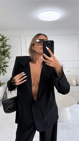 חליפה נוצות שחור