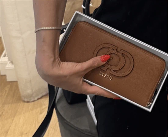 ארנק חום גאס